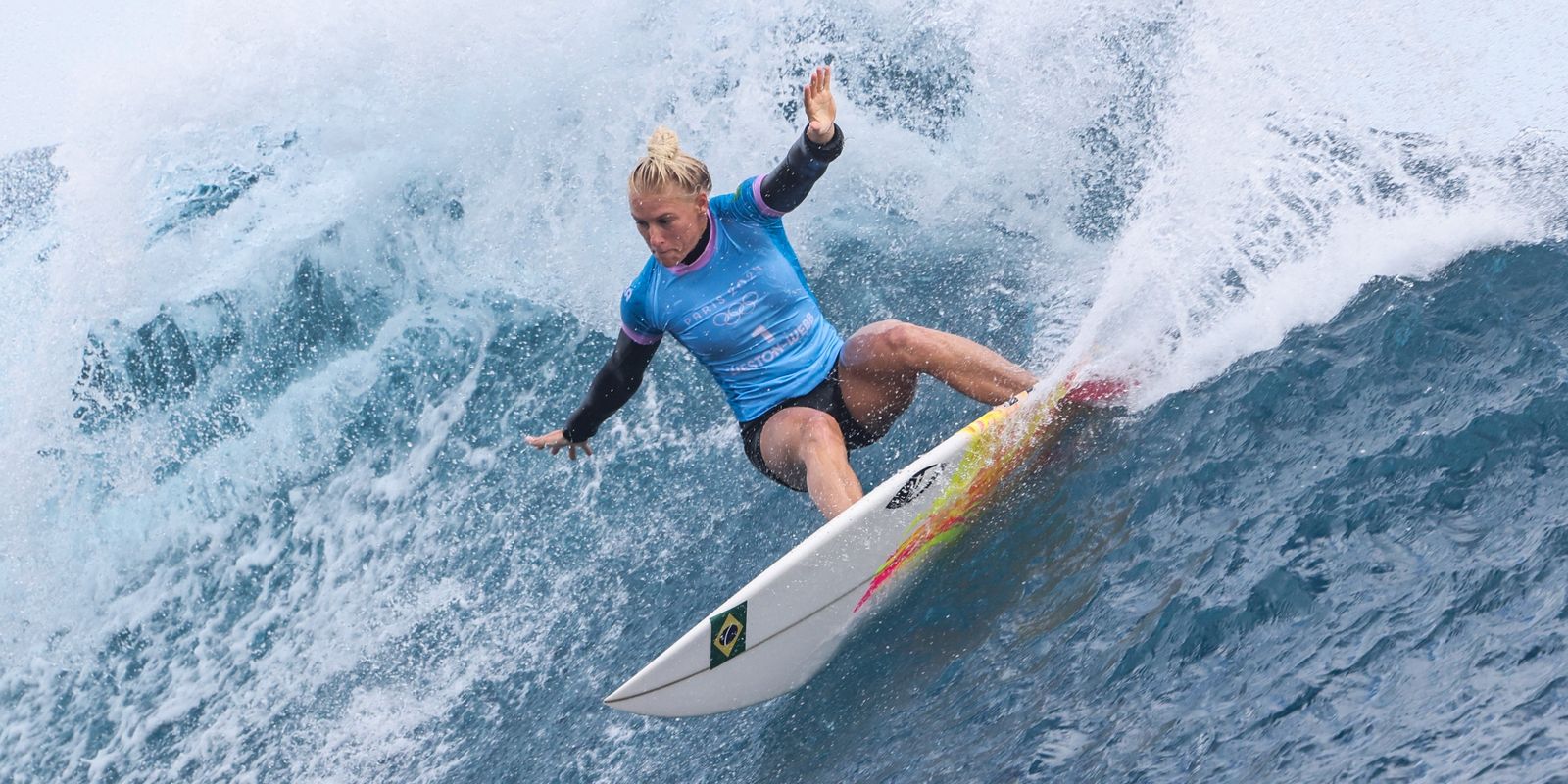 Jogos de Paris: Tati Weston-Webb fica com prata no surfe feminino