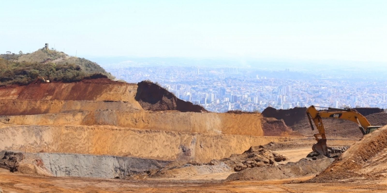 Justiça mineira manda parar mineração na Serra do Curral