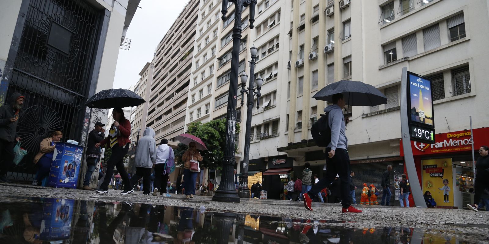 Chuva em SP contribui para extinção de 8 dos 11 focos de incêndio