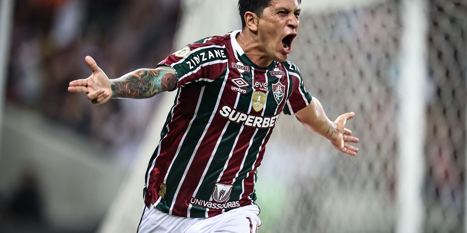 Cano encerram jejum e Fluminense derrota Athletico no Brasileiro