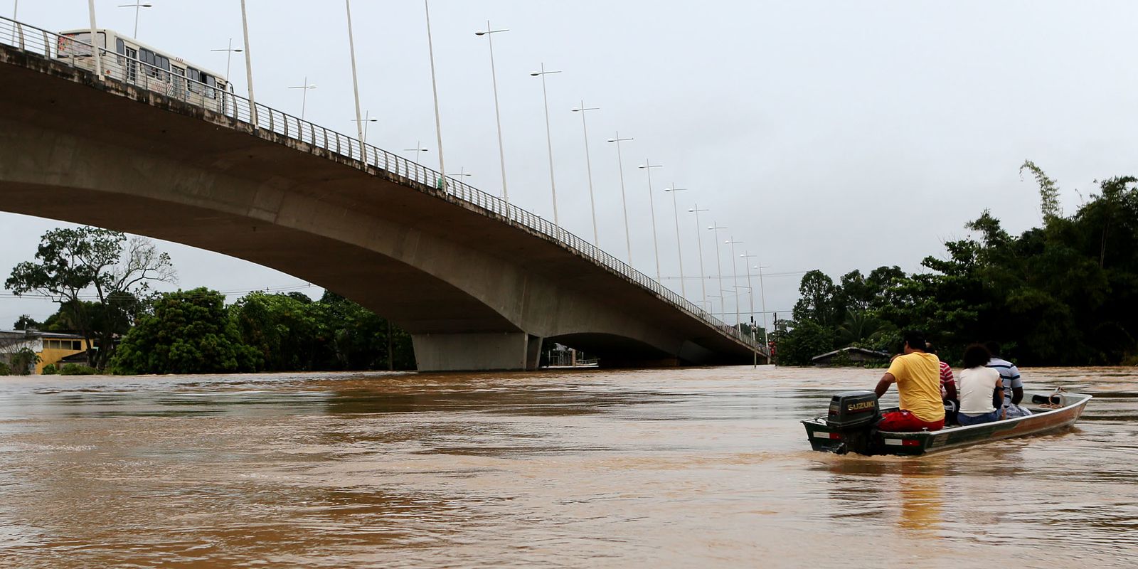 Após cinco meses de estiagem, nível do Rio Acre volta a subir