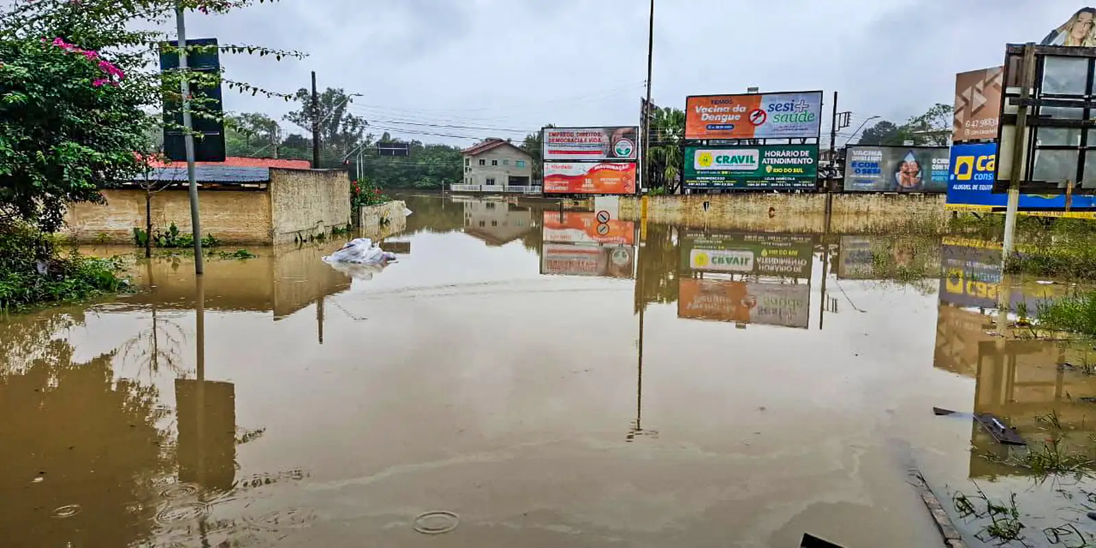 Fortes chuvas causam transtornos no Litoral Norte de SC