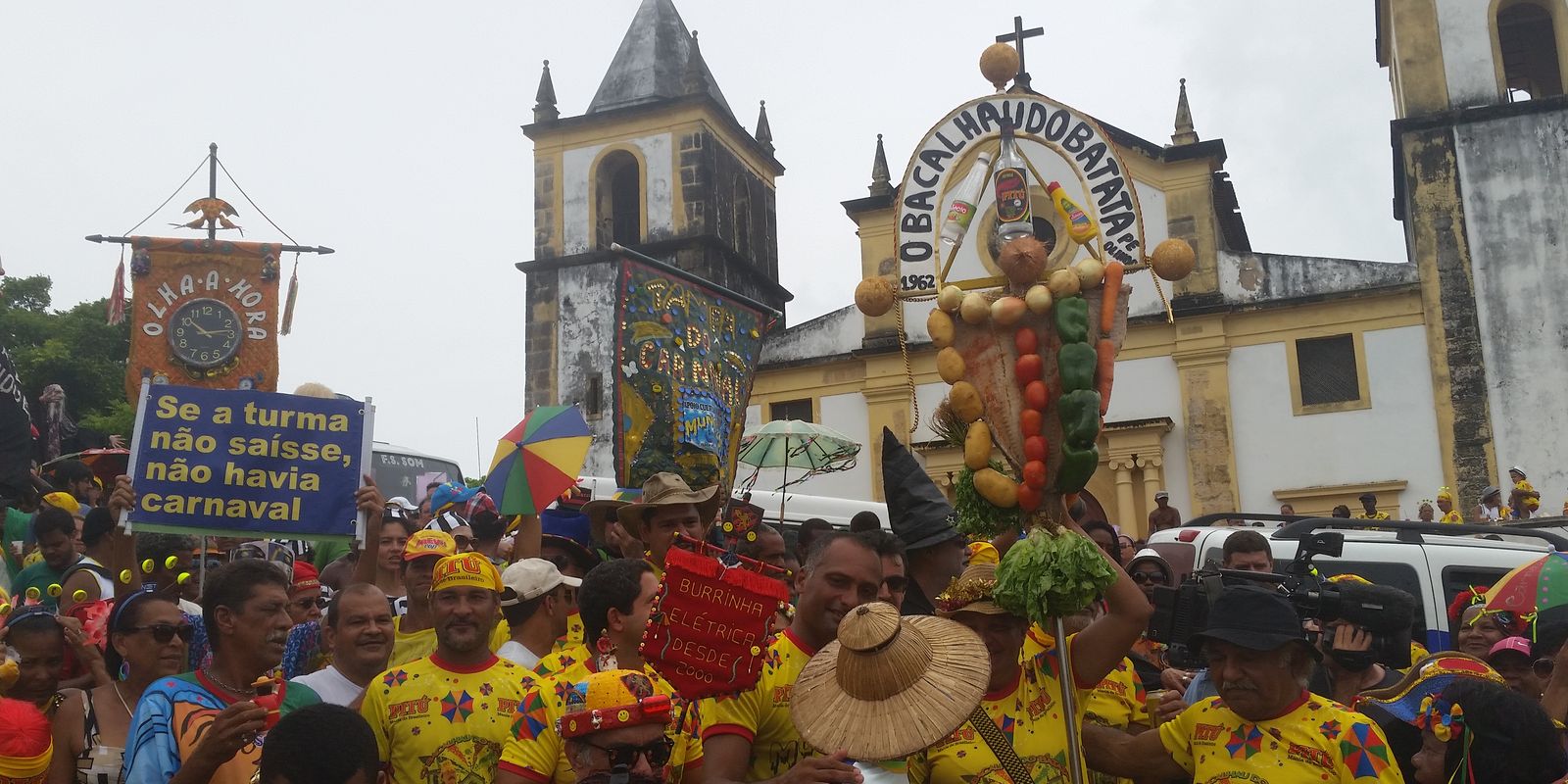 Olinda realiza prévias de carnaval e foliões caem na folia