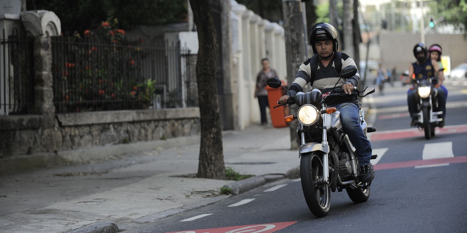 Prefeitura de SP não autoriza 99 a transportar passageiros em motos