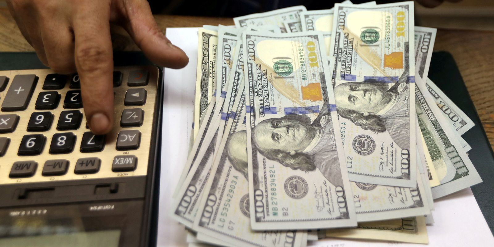 Dólar sobe para R$ 5,91 com novas ameaças de Trump à China