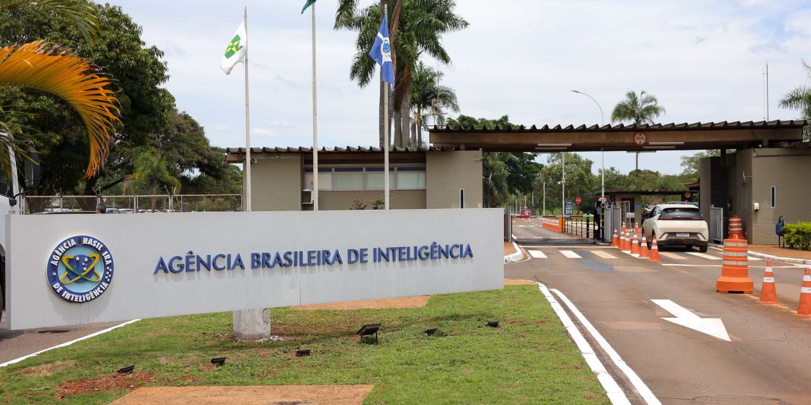 PF indicia Jair Bolsonaro e Ramagem no inquérito da “Abin Paralela”
