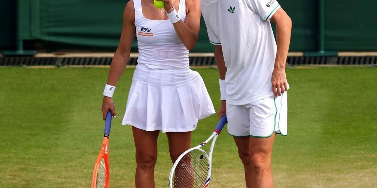 Luisa Stefani avança nas duplas mistas e nas femininas em Wimbledon