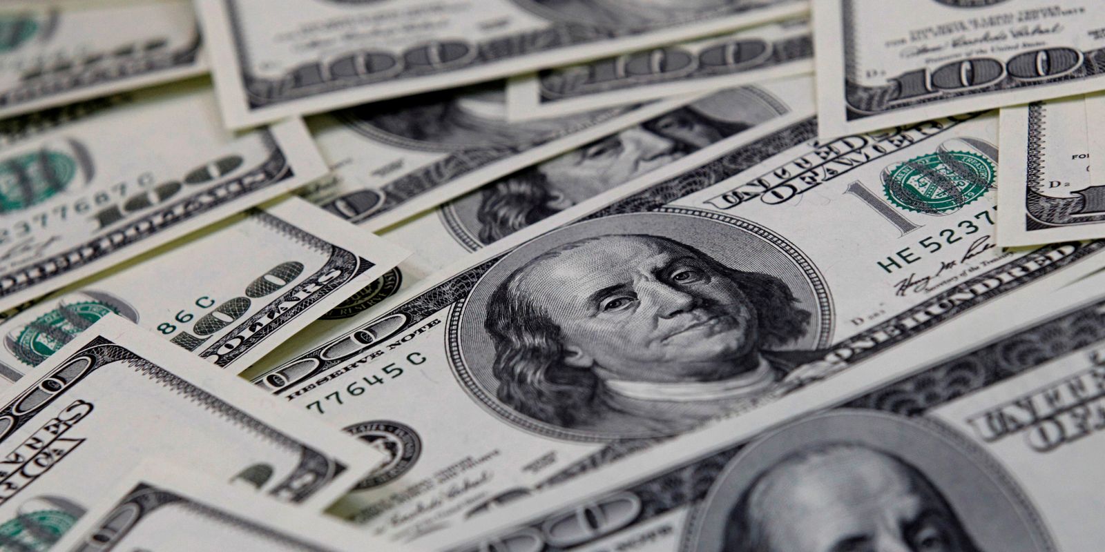 Dólar cai para R$ 5,42 após declarações de presidente do Fed