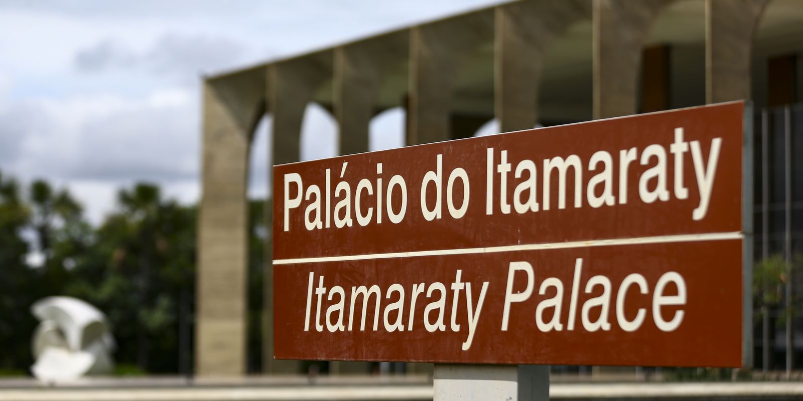 Itamaraty e Gleisi rechaçam ataque de vice-secretário de Trump
