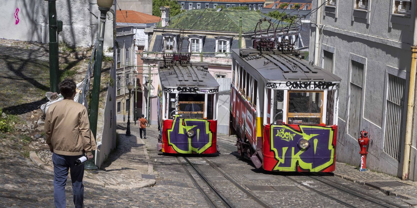 Acidente com bondinho em Lisboa deixa 15 mortos