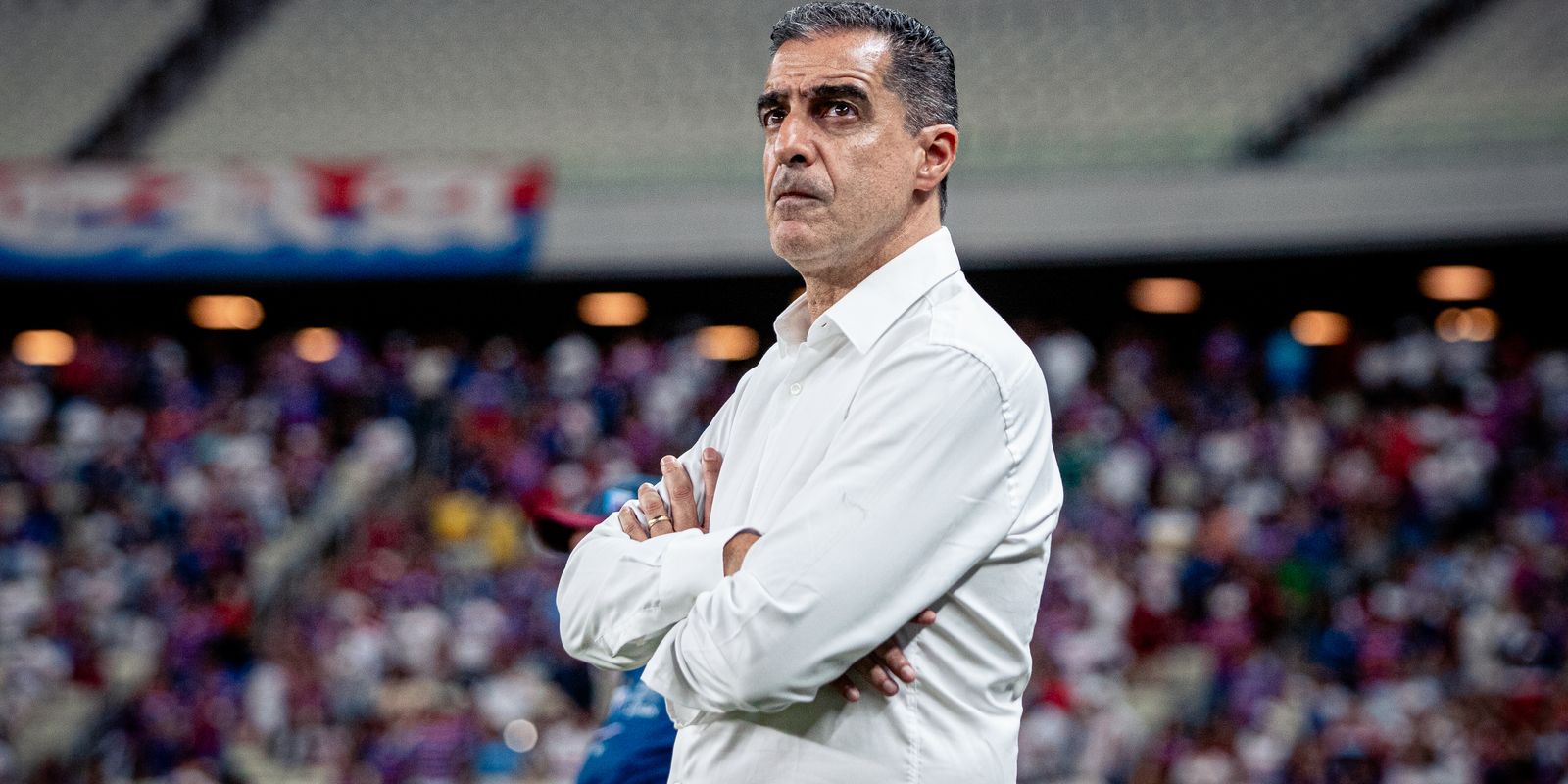 Fortaleza anuncia saída do técnico português Renato Paiva