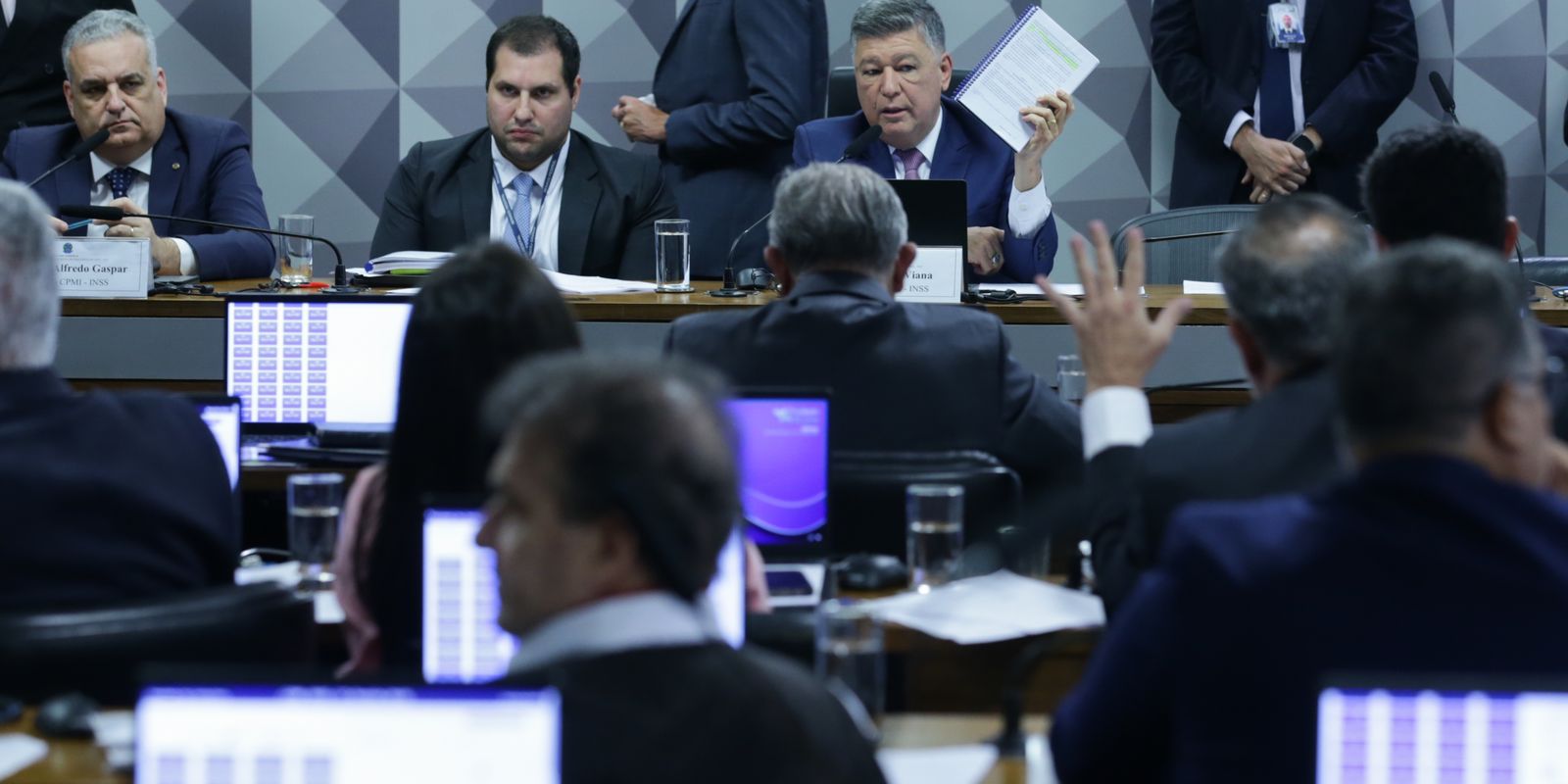 CPMI aprova pedido de prisão preventiva do presidente da Conafer