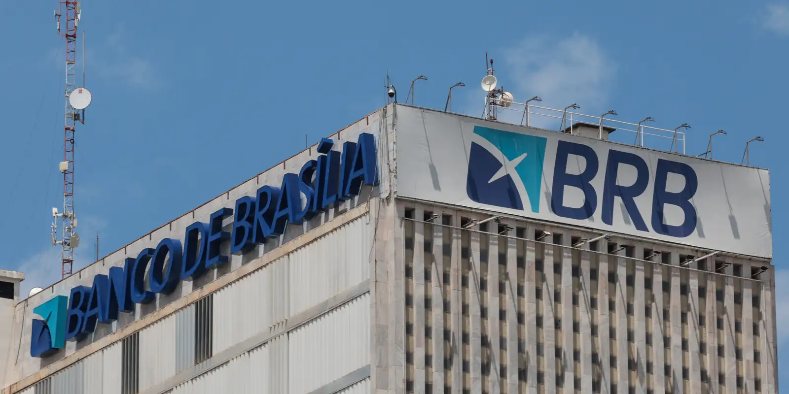Governo do DF propõe dar imóveis como garantia para capitalizar o BRB