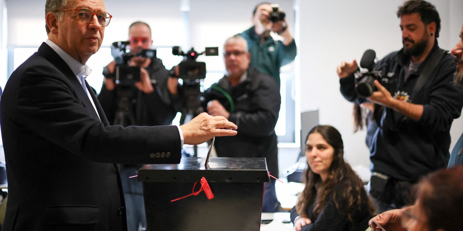 Lula parabeniza vitória de Antônio Seguro em Portugal