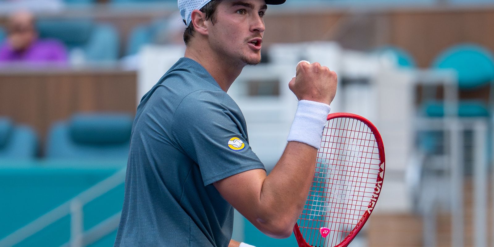 João Fonseca vence estreia em Miami e terá Alcaraz na 2ª rodada