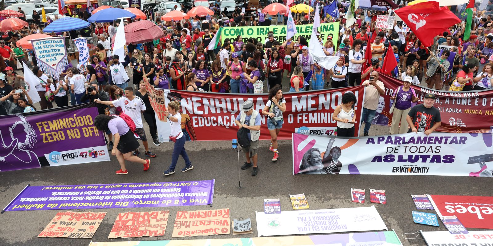 “Parem de nos matar”: exigem mulheres no 8 de março em Brasília