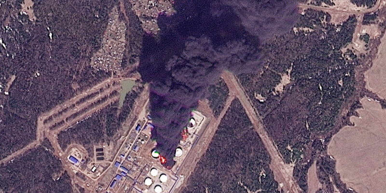 Drones ucranianos atingem instalações petrolíferas russas