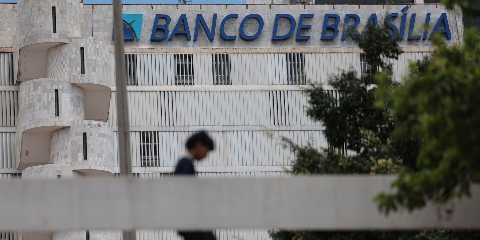 “Estamos todos pagando a conta”, diz bancário sobre o caso BRB/Master