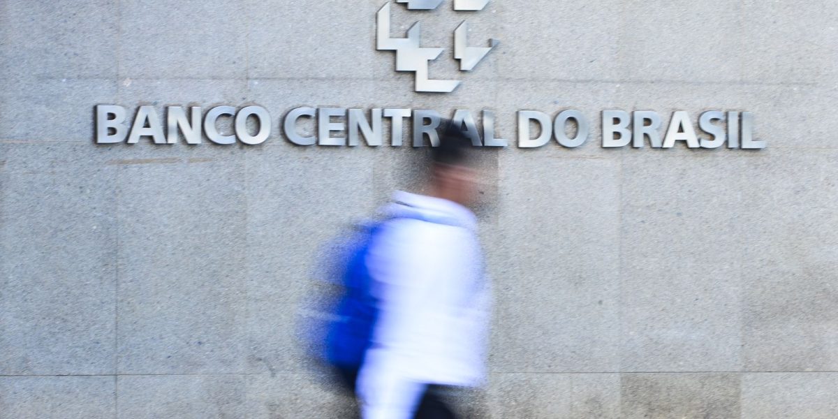 Mercado eleva projeção de inflação e vê Selic em 14% ao ano em 2026