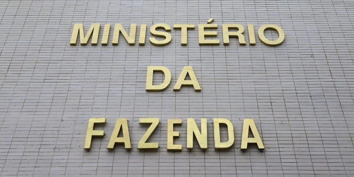 Com precatórios, previsão de déficit primário soma R$ 52 bilhões